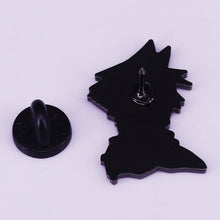 Load image into Gallery viewer, Final Fantasy VII Cloud Strife Pin Badge
