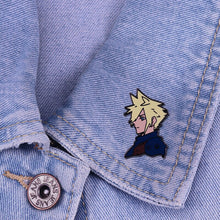 Load image into Gallery viewer, Final Fantasy VII Cloud Strife Pin Badge
